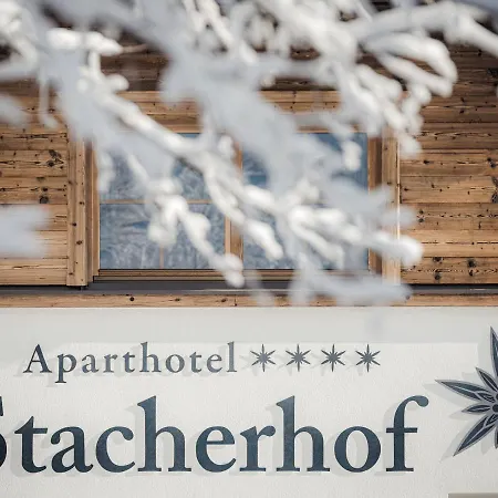 Aparthotel Stacherhof Fuegen