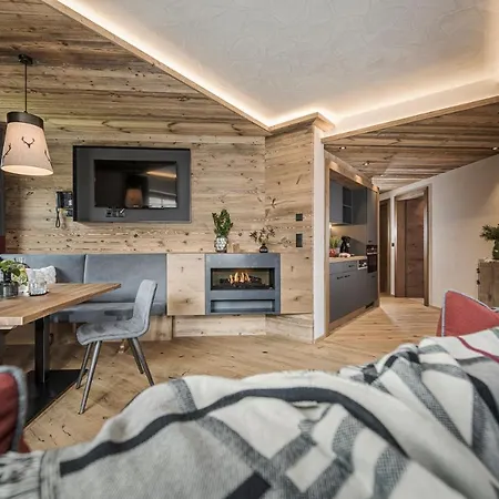 Aparthotel Stacherhof Fuegen