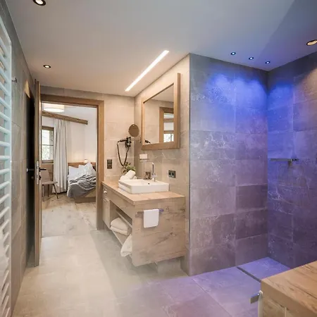 Aparthotel Stacherhof Fuegen