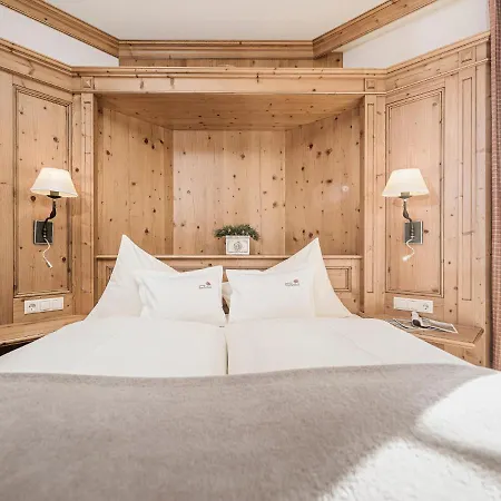 Stacherhof Aparthotel Fuegen