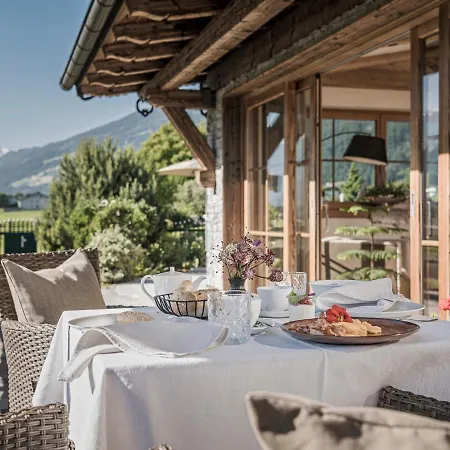 Stacherhof Aparthotel Fügen