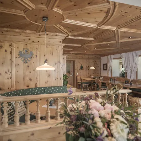 Aparthotel Stacherhof Fuegen